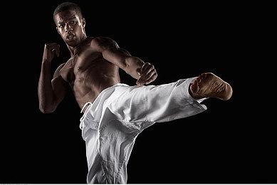 《机械战警：暴戾都市》公布玩法预告延期至9月上市